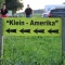 Road sign in front of the entry of our special event site. A blurry PBØAEZ behind the road sign - PA2P ©